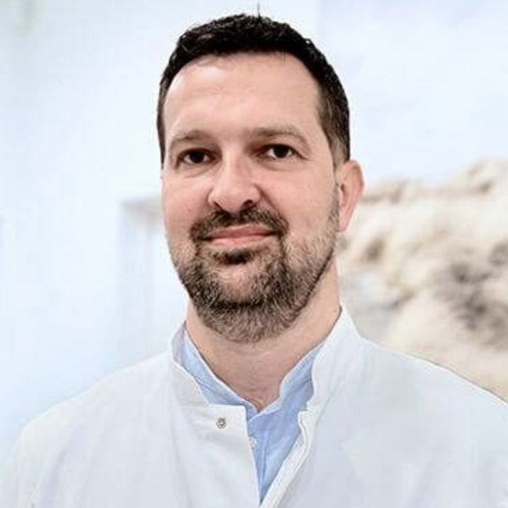 Dr Aleksandar Pantović