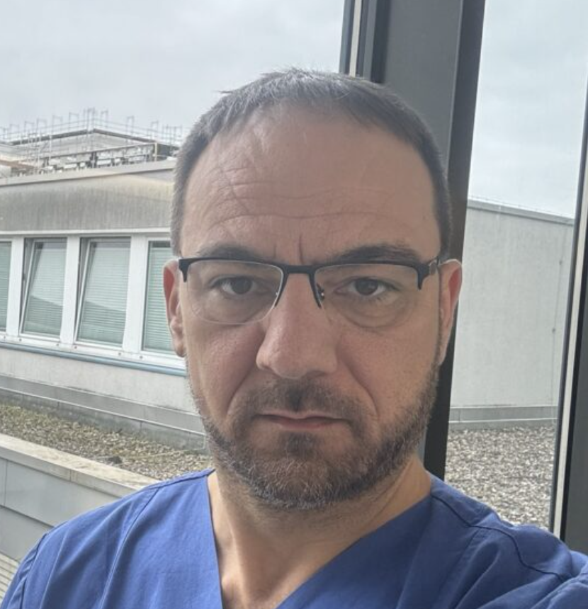 Dr med. Danko Grujić
