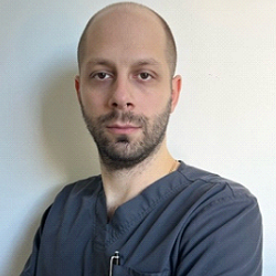 Dr Nikola Mitić