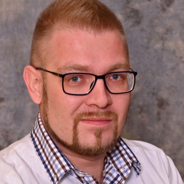 Dr Robert Mužika Tot